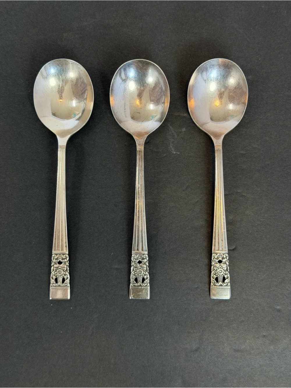 Vintage Oneida Community Silverplate Coronation 7” SOUP SPOONS Lot Of 3